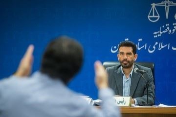 دادگاه صرفا بر اساس اظهارات متهم، وی را پزشک خطاب کرد