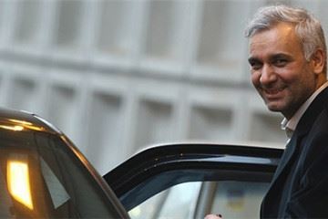 ایازی استعفا داد