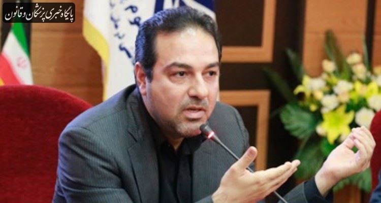 افرادی که دارای بیماریهای زمینهای هستند، نباید در محل کار حاضر شوند افرادی که دارای بیماریهای زمینهای هستند، نباید در محل کار حاضر شوند