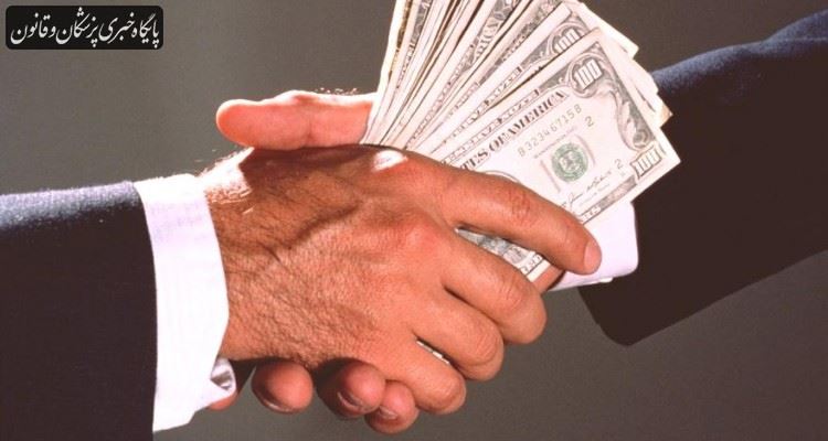 پروانههای تولید زیادی به نام همسر یا فرزندان مدیران سابق وزارت بهداشت اخذ شده است پروانههای تولید زیادی به نام همسر یا فرزندان مدیران سابق وزارت بهداشت اخذ شده است