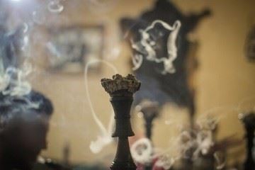 خطر موج جدید کرونا در مصرف‌کنندگان مواد دخانی با بازگشایی قهوه‌خانه‌ها