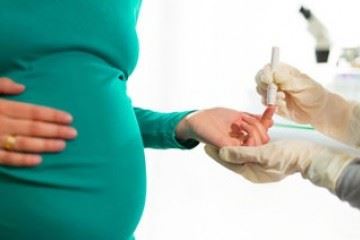 کدام مادر باردار بیشتر در معرض خطر ابتلا به دیابت بارداری است؟