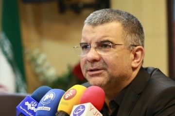 میانگین مبتلایان به کرونا در کشور نزدیک به ۳۲ درصد کاهش یافته است