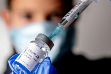 نخستین محموله واکسن کرونا تا چند هفته آینده وارد می‌شود