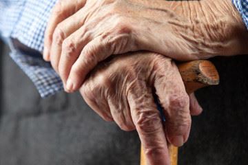 خدمات مراقبت از سالمند باید تبدیل به یک تکلیف قانونی شود