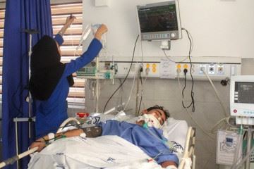 در صحنه کرونا کادر درمان قهرمانانه ایستادند