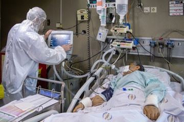 ستاد ملی مقابله با کرونا باید مدیریت بحران انجام دهد
