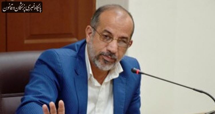 نباید اجازه دهیم کسانی که صلاحیت ندارند واکسن وارد کنند نباید اجازه دهیم کسانی که صلاحیت ندارند واکسن وارد کنند