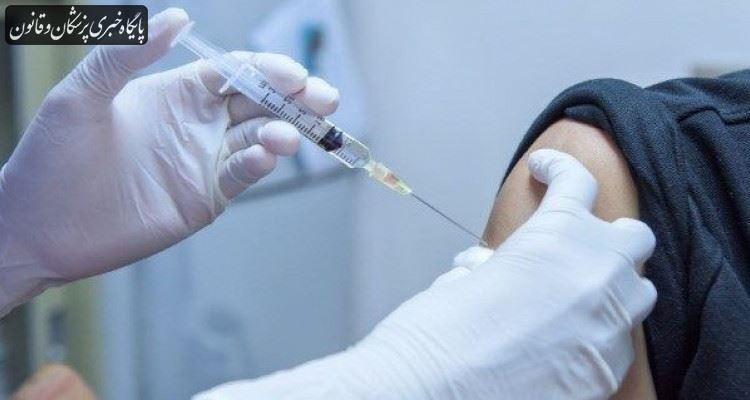 ادعای مغناطیسی شدن بدن انسان بر اثر تزریق واکسن¬های کووید-۱۹ بررسی شد ادعای مغناطیسی شدن بدن انسان بر اثر تزریق واکسن¬های کووید-۱۹ بررسی شد