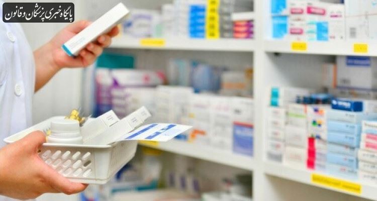 توزیع داروهای بیماران کرونائی در داروخانه هلال احمر