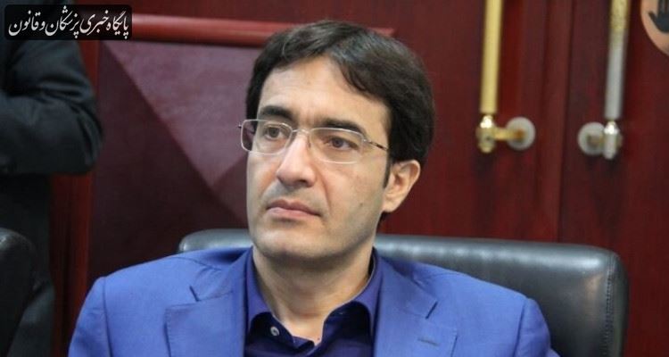 ممنوعیت ورود داروی بدون مجوز را از متولی آن پیگیری کنید، نه گمرک
