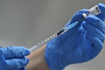 رکورد زنی در تزریق واکسن کرونا نظام سلامت را دچار غفلت نکند