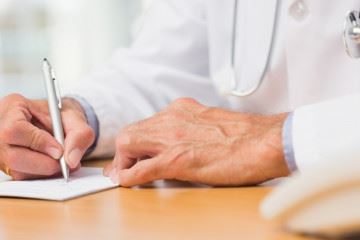 انجام تمهیدات لازم برای کاهش موارد شکایت و قصور پزشکی