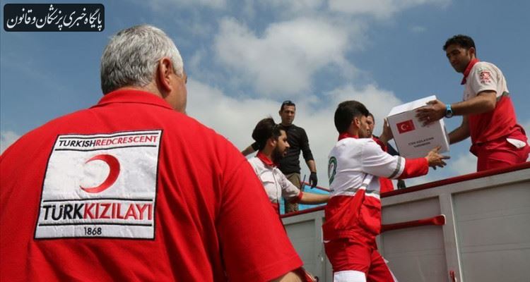 توزیع کمک‌های بشردوستانه جمعیت هلال‌احمر ترکیه بین سیل‌زدگان آ‌ق‌قلا