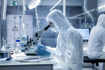برداشته شدن ارز ۴۲۰۰ تومانی مهم ترین چالش جامعه آزمایشگاهی