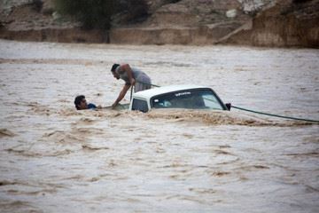 تمام تلاش خود را برای انعکاس بحران سیل ایران به سایر کشورها می کنیم