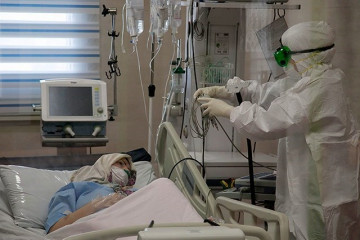 در حال عبور از موج ششم پیک امیکرون هستیم