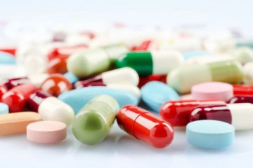 وعده کنترل بازار دارو توسط وزیر بهداشت