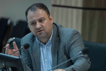 ماندگاری جامعه پزشکی در مناطق محروم باید به انتخاب خودشان باشد