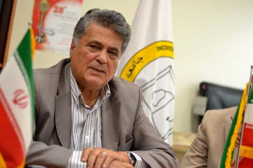 برخی مسئولان دنبال بیگاری کشیدن از پزشکان هستند