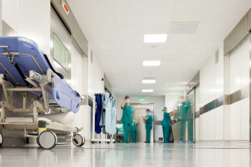 گسترش بیمارستانهای مجلل و بزرگ و توسعه تجهیزات پزشکی نتوانست باعث بهبود شاخص های سلامتی شود