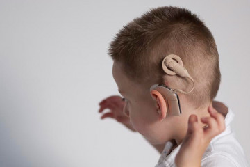 کاشت رایگان حلزون شنوایی برای کودکان تا ۴ سال