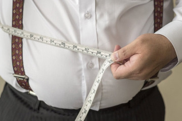 حدود دو سوم افراد بالغ مبتلا به اضافه وزن و چاقی هستند
