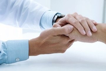 اولویت منافع بیمار بر منافع حِرَف پزشکی