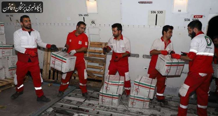 تحویل ۱۰ هزار بسته غذایی به سازمان امداد و نجات برای توزیع در میان سیل زدگان خوزستان