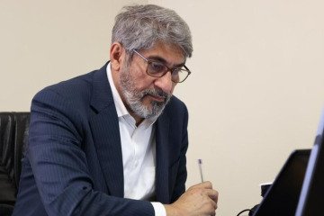 مسئولان سر خود را در برف فرو نکنند و جمعیت معتاد و مبتلا به هپاتیت سی را ببینند