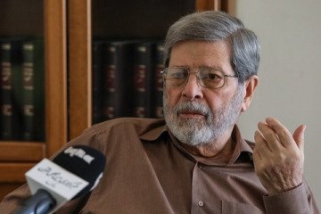 وزیر بهداشت غیر پزشک در کشور ما جواب نمی‌دهد