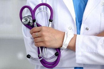 تعرفه های غیرواقعی و توهین برخی رسانه ها، مهمترین علل مهاجرت و ناامیدی پزشکان جوان هستند