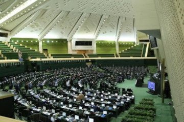 اجازه مجلس برای کاهش حقوق گمرکی واردات دارو و کالاهای اساسی