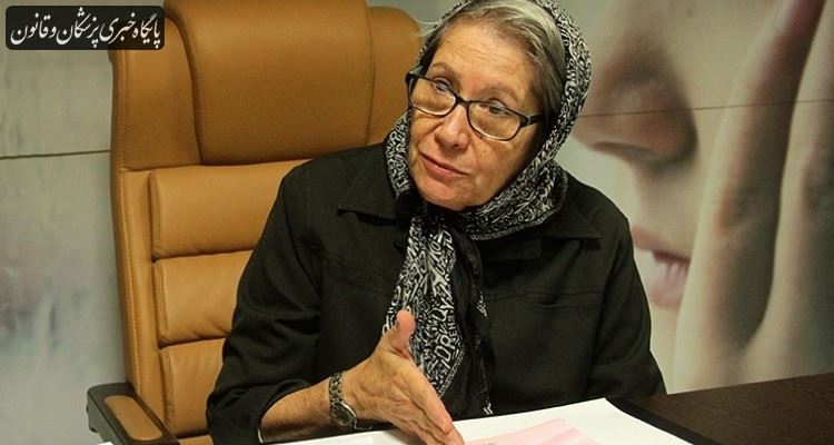 فرهنگ بیماری HIV در کشور ما بسیار ضعیف است فرهنگ بیماری HIV در کشور ما بسیار ضعیف است