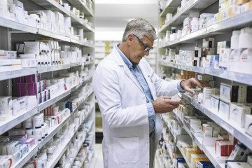 برخی افراد بدون رقابت واقعی اقدام به راه‌اندازی تجارت داروخانه‌ای کرده‌اند
