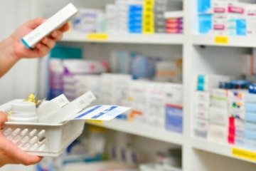 پرداخت بیش از ۶۲۰۰ میلیارد تومان از مطالبات داروخانه‌ها تا پایان سال۱۴۰۳