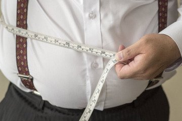 ۶۰ درصد افراد جامعه با درجات مختلف افزایش وزن و دیابت روبرو هستند
