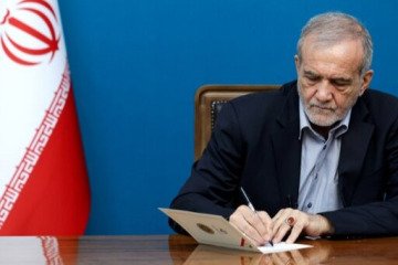 قدردانی رئیس جمهور از خدمات پرستاران در دوران جنگ