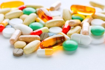 هشدار سازمان غذا و دارو نسبت به خروج غیرقانونی دارو از مرز چذابه