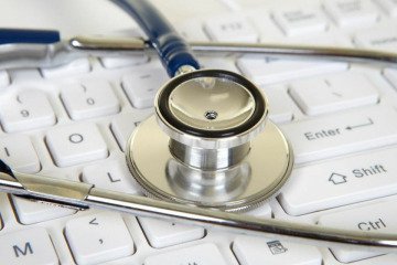 تعرفه‌های غیرواقعی کرامت پزشکان را تهدید می‌کند