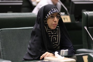 دولت در تامین بودجه دارو کوتاهی کرده است