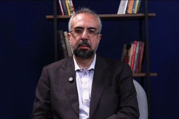 برای ماندگاری پزشکان باید معیشت اعضای هیئت‌علمی اصلاح شود