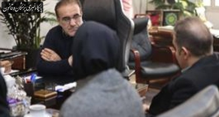 دیدار رئیس‌کل سازمان نظام پزشکی با نمایندگان دستیاران معترض به نتایج آزمون گواهینامه (پره‌بورد)
