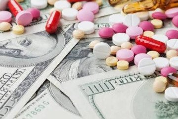 هرگونه تغییر در ارز دارو باید با حمایت کامل از مردم همراه باشد