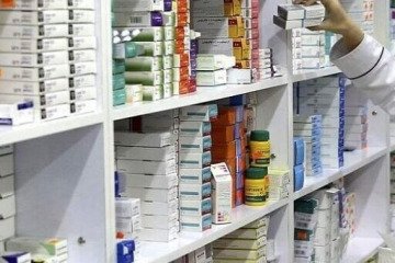 بدهی ۵۰ همتی بیمه‌ها به داروخانه‌ها