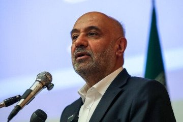 ارائه پیشنهاداتی برای گسترش بیمه‌های پایه و اصلاح قوانین در مجلس