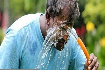 مصرف مداوم آب و مایعات، مهم‌ترین راه پیشگیری از گرمازدگی