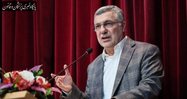 پزشک کامل یعنی کسی که علاوه بر مسئولیت حرفه‌ای، دغدغه مردم را داشته باشد