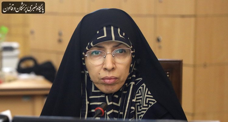 تداوم مطالبات معوق داروخانه‌ها نشان‌دهنده اشکال در مدیریت و فرآیندهای اجرایی حوزه سلامت است