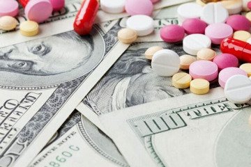 ۳ میلیارد و ۳۰۰ میلیون دلار ارز برای دارو تامین شده است